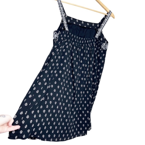New with Tag Women Old Navy Embroidered Leaf Pattern Spaghetti Strap Mini Dress - Picture 10 of 16